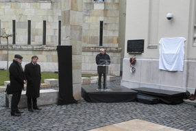 U Budimpešti otkrivena pomen tabla žrtvama Racije
