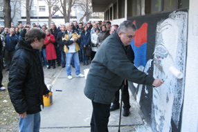 Prekrečen mural sa likom Ratka Mladića
