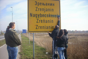 Na ulazu u Zrenjanin ponovo se vidi natpis Nagybecskerek